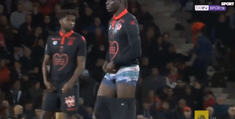 一镜到底！阿莫林带你看看，这个赛季曼联战胜了哪些对手：（跟着阿莫林一镜到底，回顾曼联本赛季击败的对手）