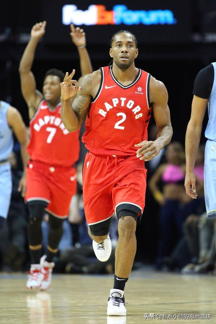 完成大四喜，姆巴佩当选欧冠官方本周最佳球员（姆巴佩上演大四喜，荣膺欧冠官方周最佳球员）