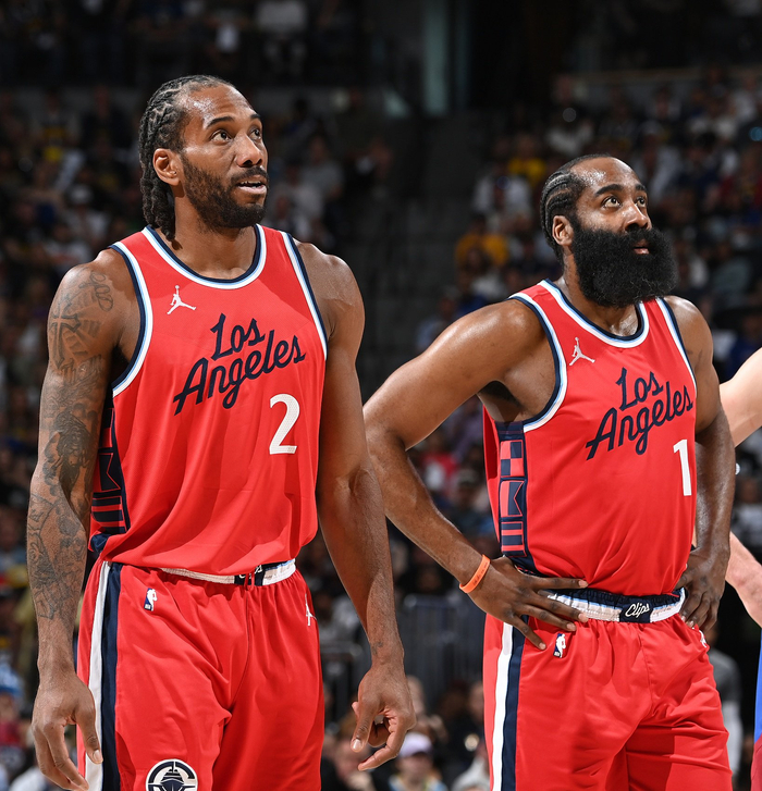 每体：阿劳霍获准暂离巴萨，赴以色列特拉维夫调整身心状态（每体：巴萨准许阿劳霍短期离队，赴以色列特拉维夫进行身心调整）