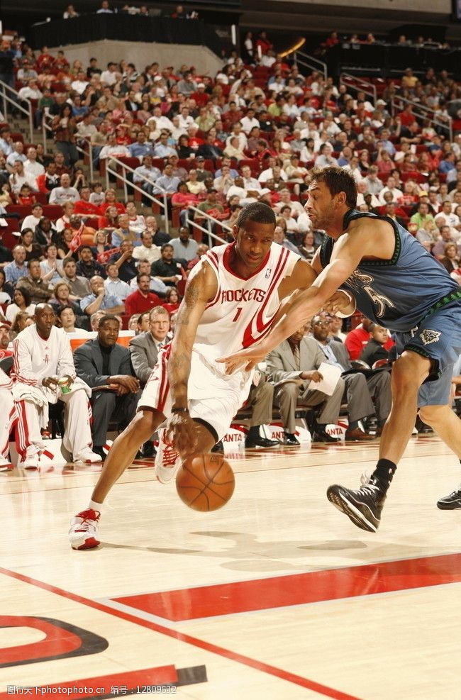 镜报：麦克托米奈上赛季意甲收官战亲签球衣成交价超2.4万欧（镜报称：麦克托米奈上赛季意甲末轮亲签球衣拍卖价超2.4万欧）