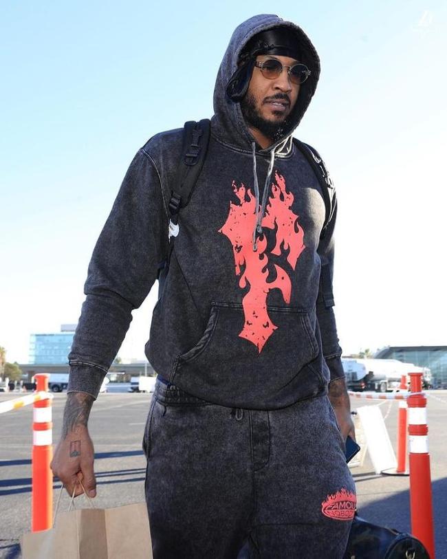 邮报：新主场用地估值存在分歧，曼联可能先买一部分土地开建（邮报：新球场用地估值有分歧，曼联或先购部分地块动工）