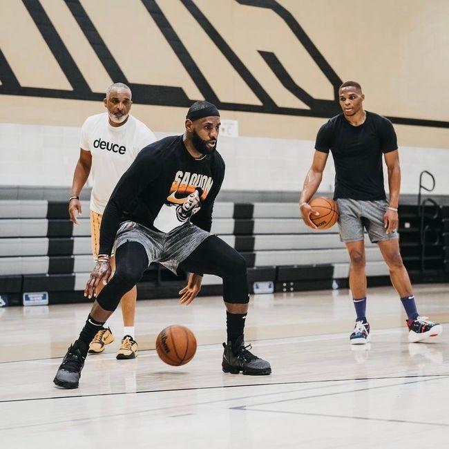 如何提升小范围内的控球能力？（小空间控球提升指南）