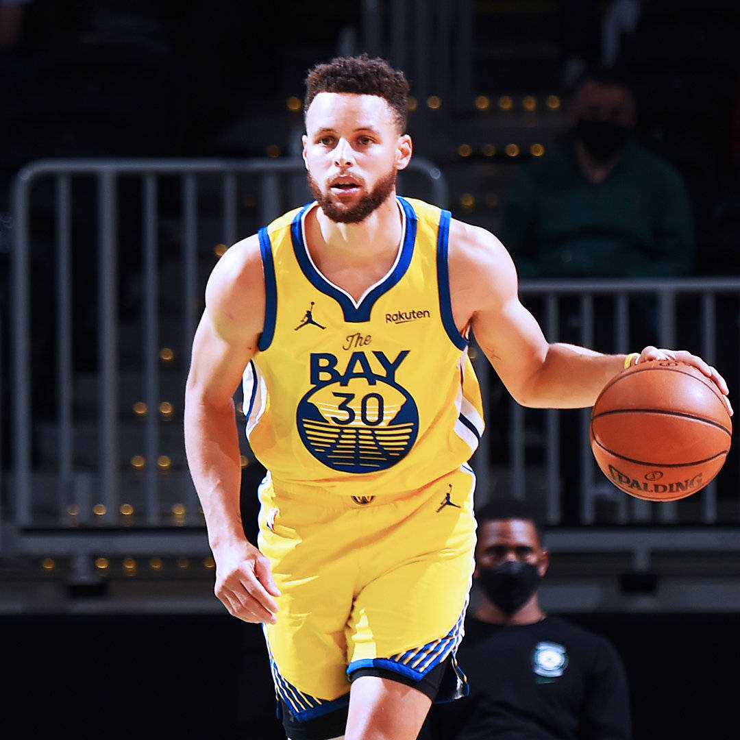 阿森纳3-1拜仁破其不败金身，马杜埃凯首球诺伊尔失误送礼（阿森纳3-1力挫拜仁终结不败，马杜埃凯处子球破门，诺伊尔低级失误送礼）