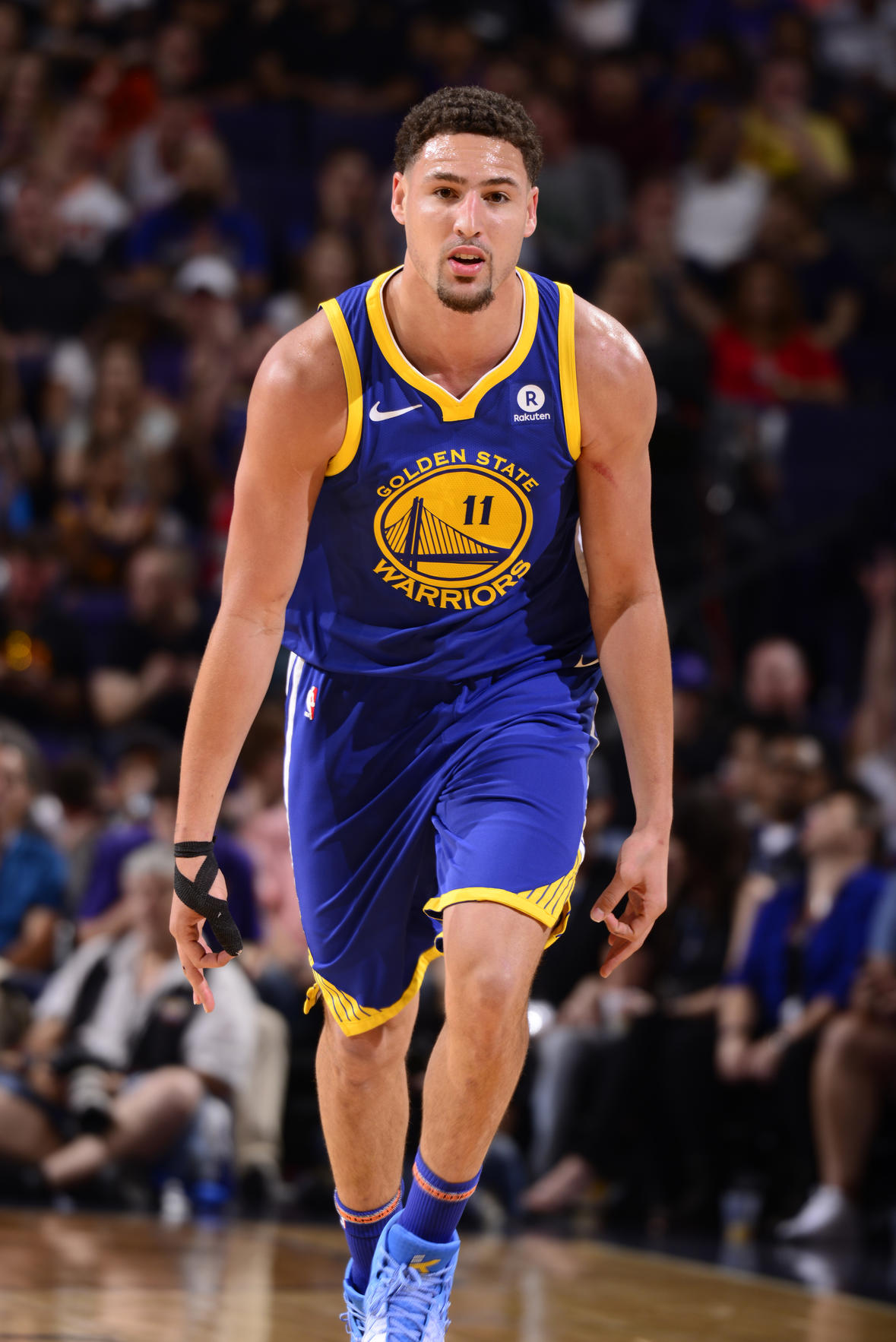 阿森纳客战维拉首发：萨卡PK沃特金斯，哲凯替补，埃泽先发（阿森纳做客维拉首发出炉：萨卡对决沃特金斯，哲凯替补，埃泽首发）